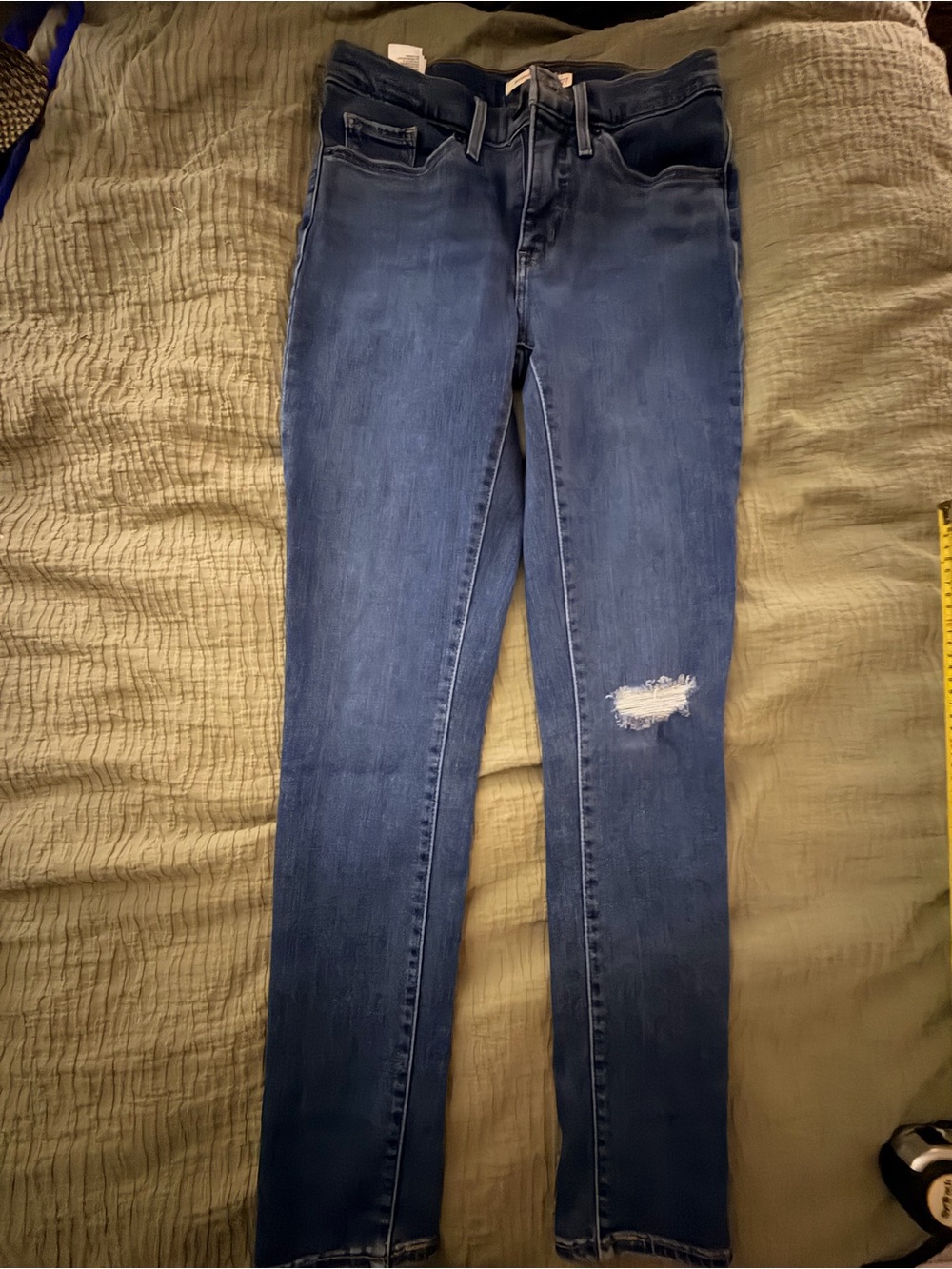 Levi’s 311 Shaping Skinny Jeans Women’s Size 27x30 Blue Distressed Stretch Denim